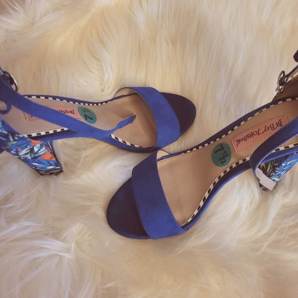 BETSEY JOHNSON COBALT BLUE TROPICAL SANDAL